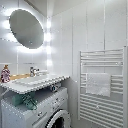 Vue Cathedrale Lumineux & Equipe En Plein Centre Clermont-Ferrand